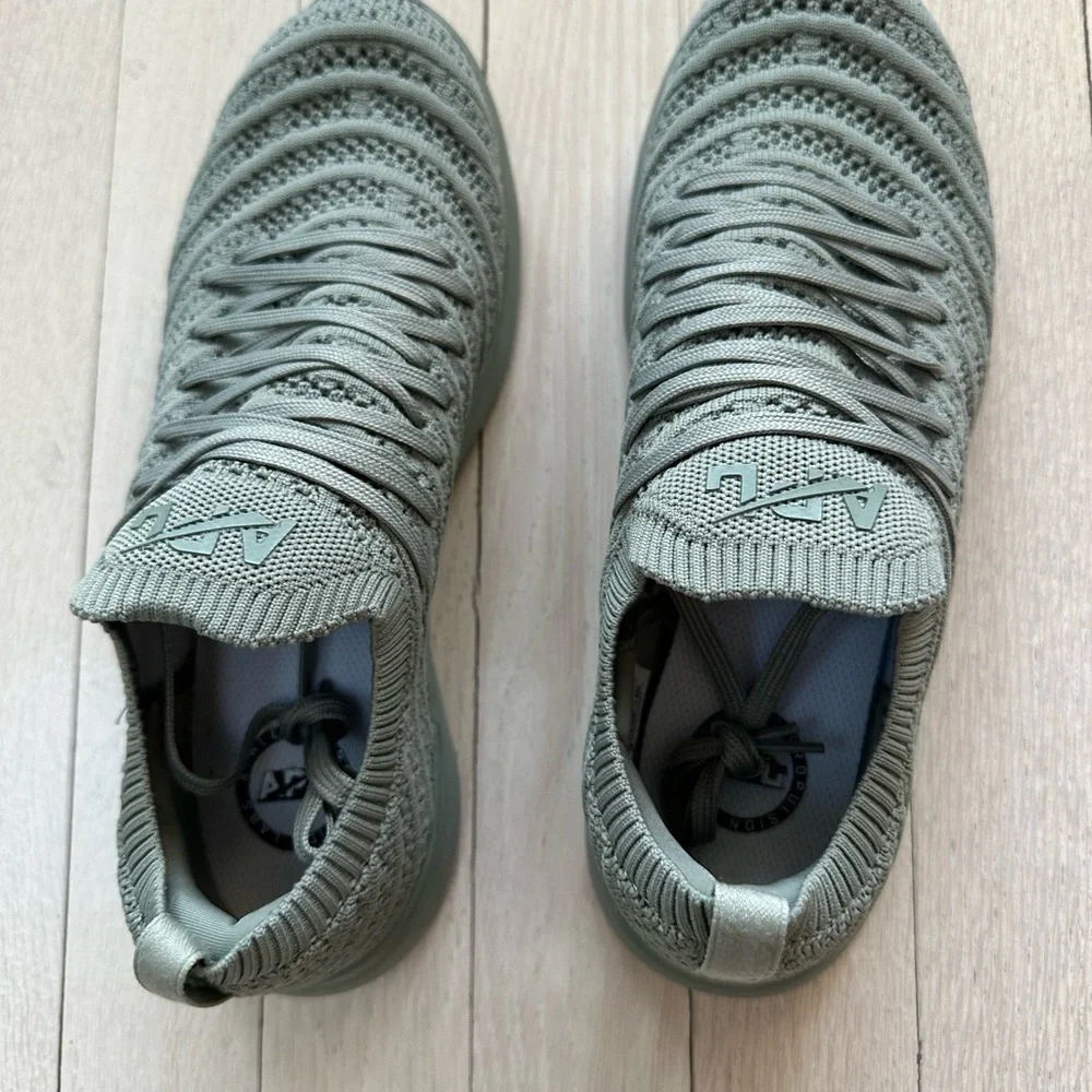 NWOT APL Women's TechLoom Wave Size 7 Sage Green - Picture 6 of 8